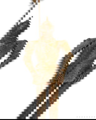 Armura mare antichizata de cavaler medieval cu lance