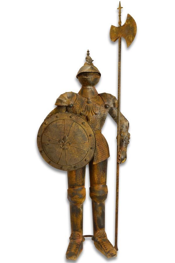Armura mare antichizata de cavaler medieval cu lance si platosa