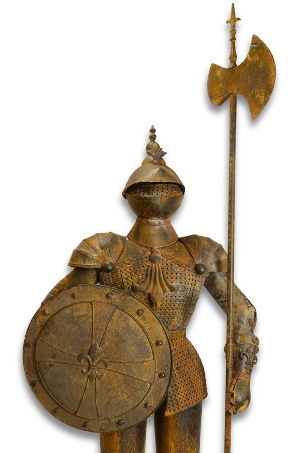 Armura mare antichizata de cavaler medieval cu lance si platosa