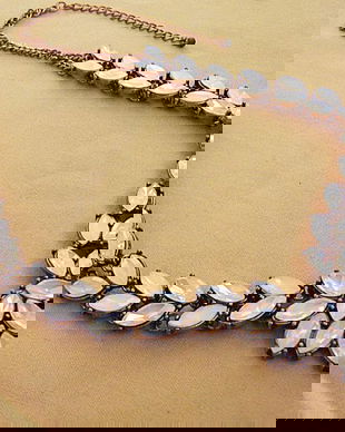 colier cu frunze de opalit