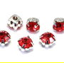 Distantiere montee cu strasuri rosii, argintii, 4X4X4 mm