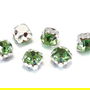 Distantiere montee cu strasuri verzi, argintii, 4.5X4.5X4 mm