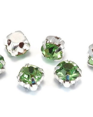 Distantiere montee cu strasuri verzi, argintii, 5x5x4 mm