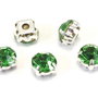Distantiere montee cu strasuri verzi, argintii, 8x8x6 mm