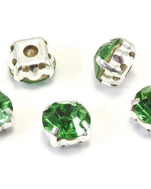 Distantiere montee cu strasuri verzi, argintii, 8x8x6 mm