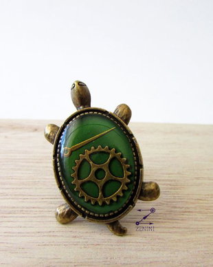 Inel testoasa, inel rasina, inel broasa testoasa, inel steampunk, inel piese de ceas, inel de bronz
