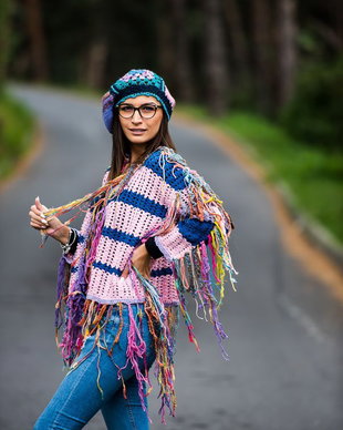 jacheta cu franjuri ,chic, cool,trendy,urban,indrazneata