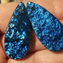 9460 - (2buc) Pandantive, agata druzy, albastru, titanium, 35x16x7mm