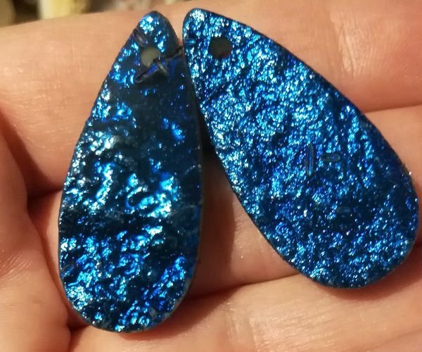 9460 - (2buc) Pandantive, agata druzy, albastru, titanium, 35x16x7mm