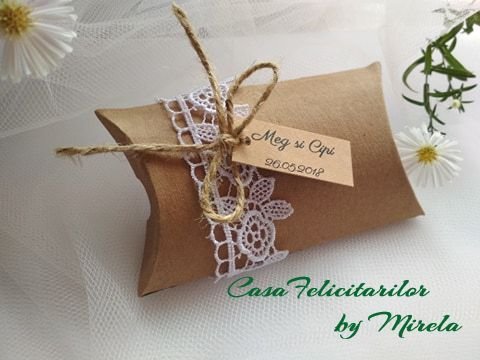 Cutie craft  pentru marturii nunta-decorata cu dantela.