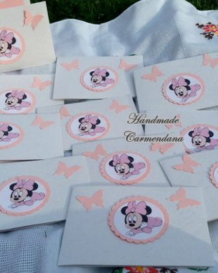 Invitatii Minnie cu fluturi