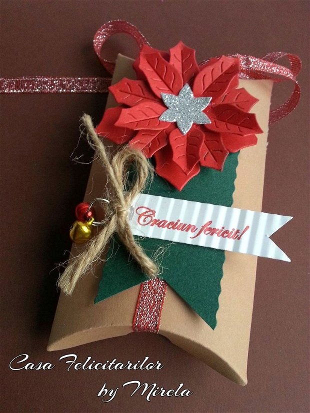 Cutie craft decorata cu Floarea Craciunului