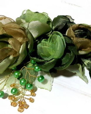 Brosa/Aplicatie pentru rochie/Flori textile