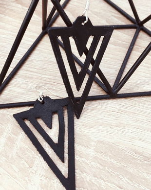 Cercei lungi "Triangle" din piele