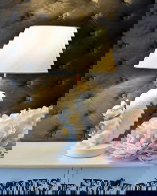 Lampa de masa cu o veverita