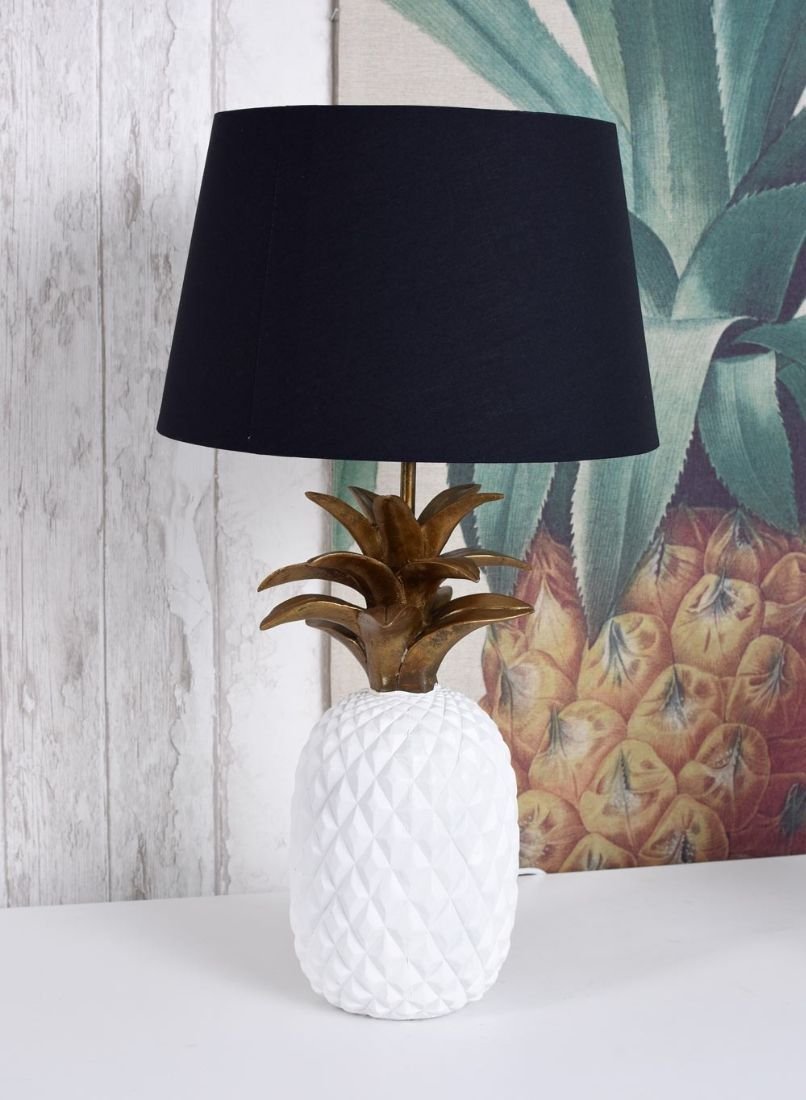 Lampa de masa cu un ananas alb