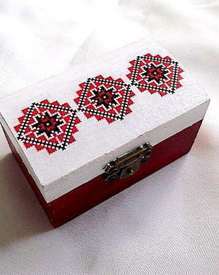 cutie cu motiv traditional 33273