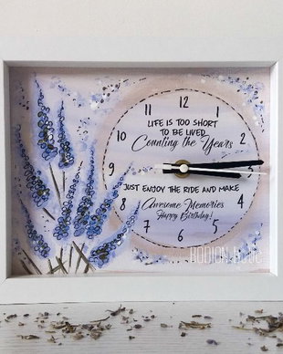Ceas personalizat handmade pictat manual mesaj lavanda aniversare
