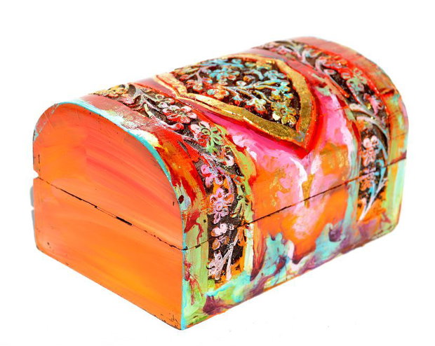 Obiect Decorativ-Cufar din Lemn Pictat si Poleit cu Aur 24K, Cadou Excentric, Unicat