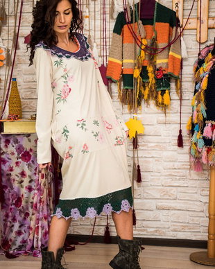 Rochie  cu guleras crosetat