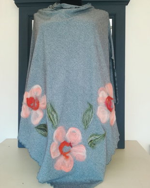 Poncho din tricot impaslit