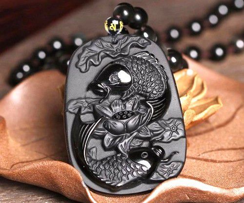 K0482 - Pandantiv / amuleta / talisman, obsidian negru sculptat, pesti arrowana, crapi, 48x34x10mm