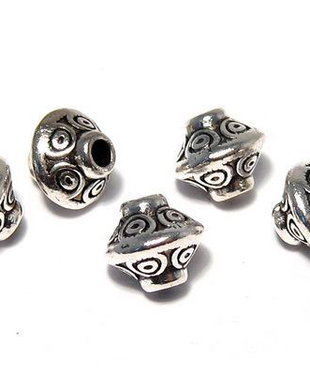 Distantier metalic, argintiu antichizat, 6.5x7.5 mm