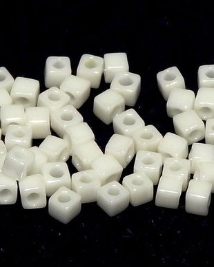 Margele Miyuki Square 1.8 mm Cream Ceylon-0421