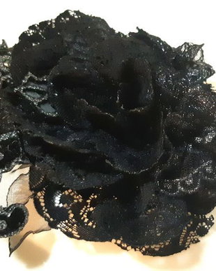 Brosa/Aplicatie pentru rochie/Flori textile