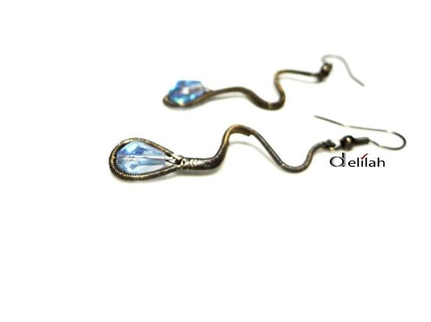 Cercei serpisori cu cristale fatetate bleu (CE032)