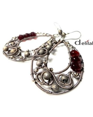 Cercei oxidati lucrati cu sarma si cristale Bohemia, Burgundy Red (CE024)