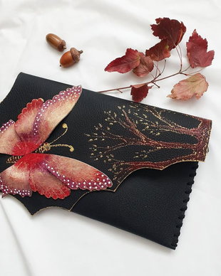 poseta plic handmade unicat din piele - Soaring Butterfly