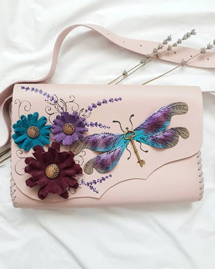 Geanta "Crossbody" handmade unicat -Crizanteme si libelula