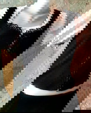 vesta - corset cu dantela