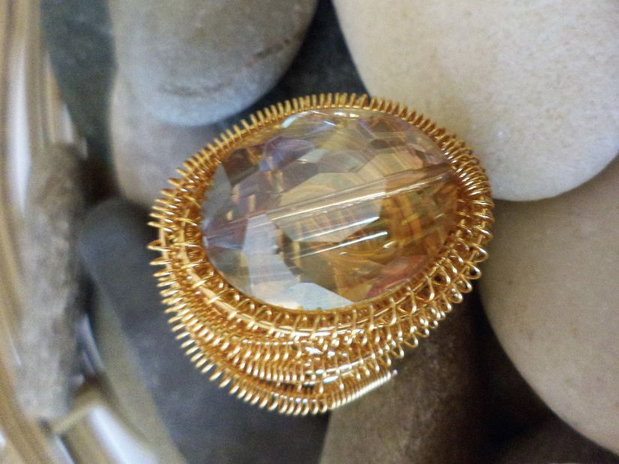 Inel handmade din sarma gilt si margea tip cristal - gold