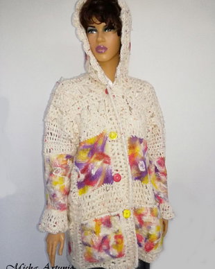 Pulover/ Jacheta impaslit si crosetat cu gluga