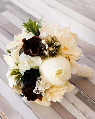 Buchet handmade cu flori de hartie