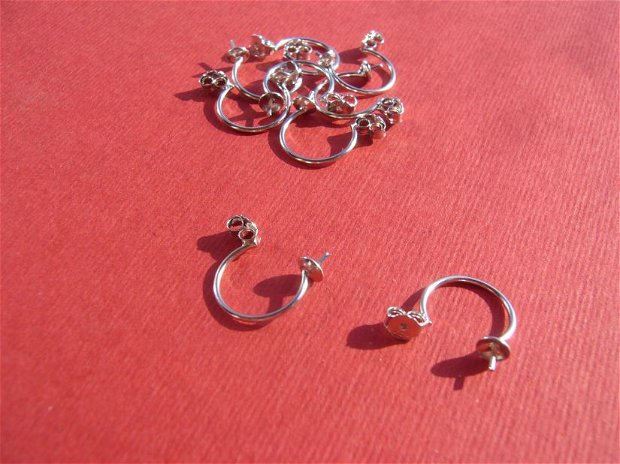 (2 bucati) Stopper ornamental din argint .925 rodiat pentru cercei, cu platou semi-rotund si pin pentru lipit margica semi-gauita