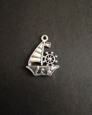 PANDANTIV BARCA - 29 X 22 MM