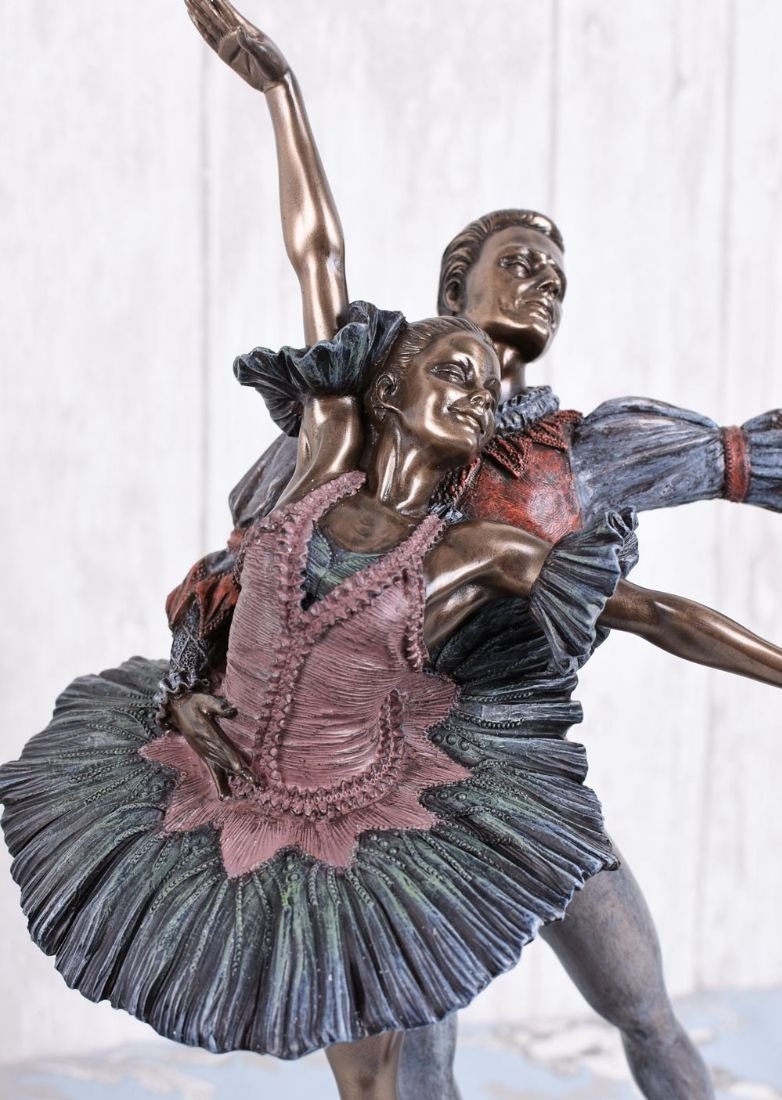 Statueta din ceramica cu bronz cu doi balerini