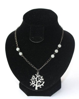 Colier cu sfera de jad si accesorii grund