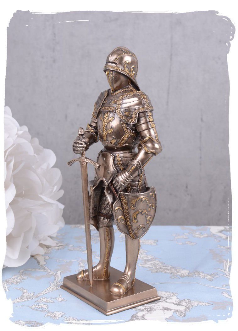 Statueta cu un cavaler in armura