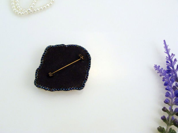 Brosa camee cu flori si cristale Swarovski