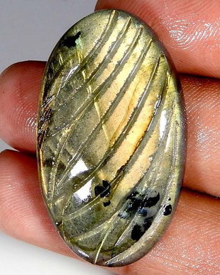 K0450 - Labradorit gravat, cabochon (fara orificiu de prindere), 51cts, 37x22x7mm