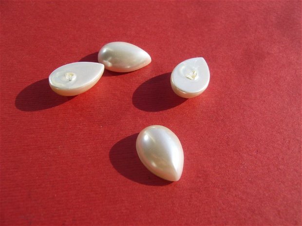 (2 bucati) Perle albe tip Mallorca lacrima semi-gaurita aprox 18x12mm