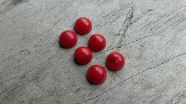 Cabochon coral, 5-6 mm (2 buc)