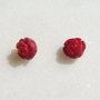 (2 bucati) Trandafiri din coral semigauriti si gravati manual aprox 9x7 mm