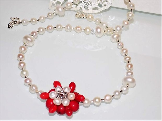 Colier" Winter Flowers & Pearls"
