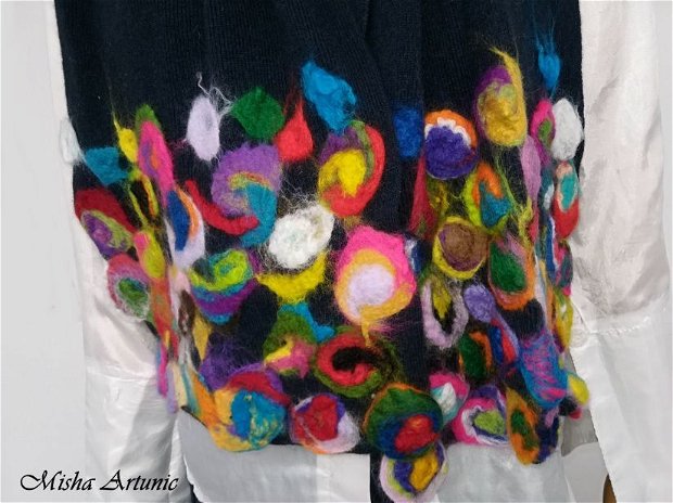 Fular cu spirale multicolore impaslite