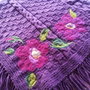 Poncho tricotat cu flori de lână merinos impaslite